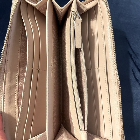 Kate Spade Bow Wallet - Picture 5 of 8